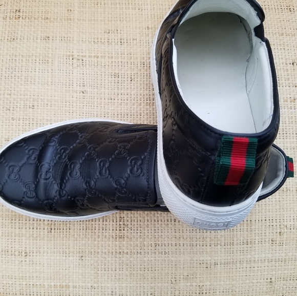 Men's "GUCCI" Leather G Signature Sneakers - Picture 3 of 6